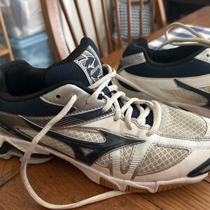 Mizuno wave jolt 6 volleyball court shoea